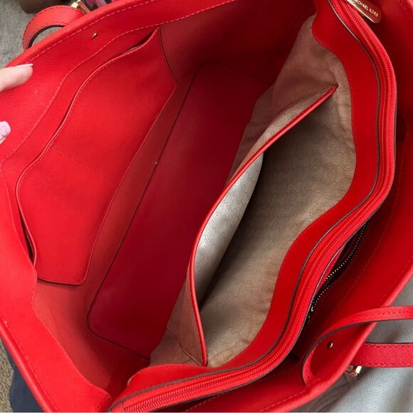 Michael Kors Jet Set Red Voyager Raven Saffiano Large Laptop Work Bag - Picture 9 of 10